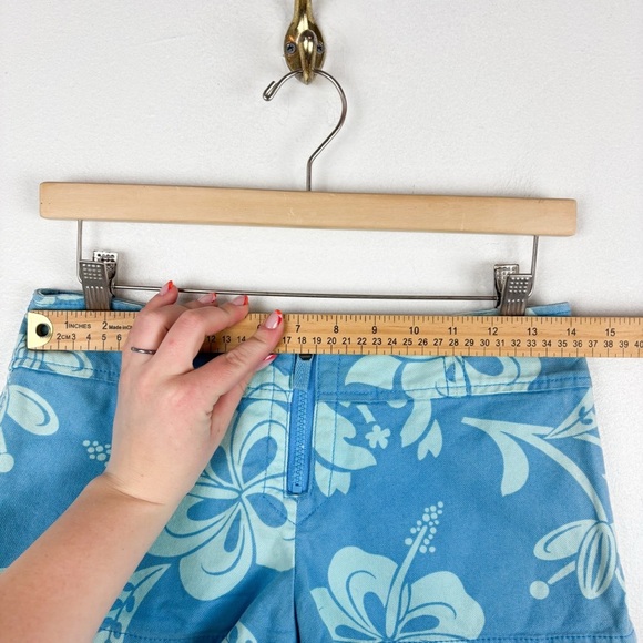 Vintage Y2K Express Hawaiian Print Short Shorts Sz 2 - Picture 6 of 6